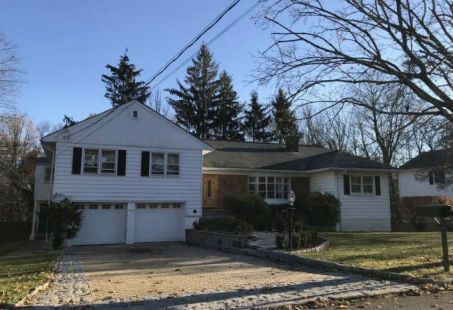 309 Surrey Dr, New Rochelle, NY 10804