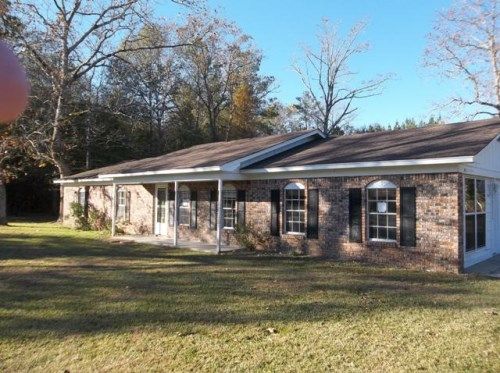 41 Graham Dr, Laurel, MS 39443