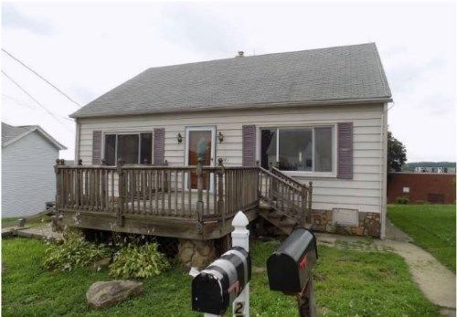 2519 Vancouver St, Grapeville, PA 15634