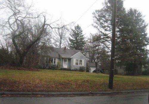 107 Ingleside Ave, Pennington, NJ 08534