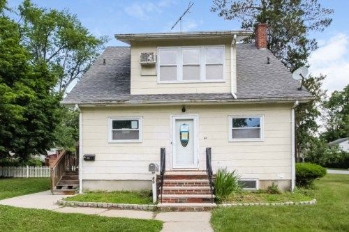 40 W Franklin Ave, Pequannock, NJ 07440
