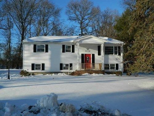 48 Arnold St, Taunton, MA 02780