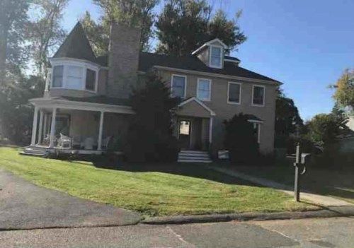 84 Navesink Ave, Rumson, NJ 07760