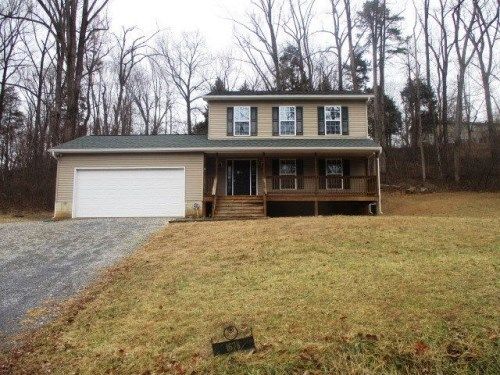 1678 Shenandoah River Dr, Harpers Ferry, WV 25425