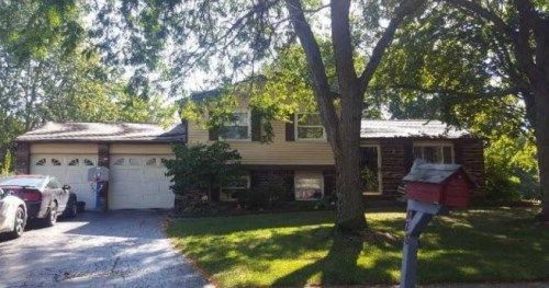 828 Colonial Ct, Waterville, OH 43566