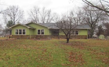 1328 Green Valley Rd, Greenwood, IN 46142