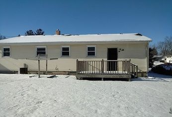 1492 Winter Dr, Freeport, IL 61032