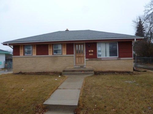 8104 W Winfield Ave, Milwaukee, WI 53218