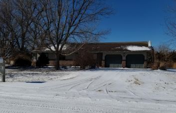 5937 Johnson Dr, Hutchinson, KS 67502