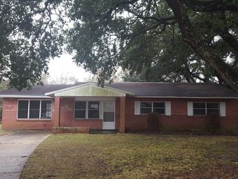 3010 Moreland Dr, Pascagoula, MS 39567