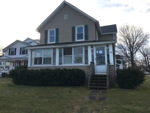 64 Elm St, Pittsfield, MA 01201