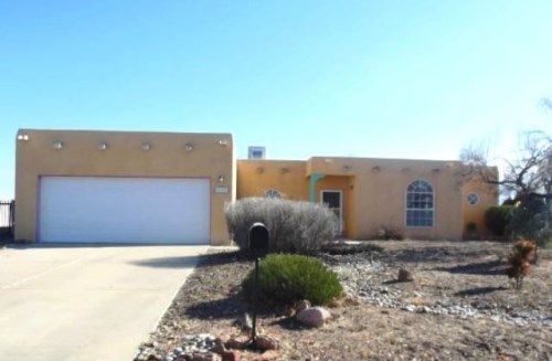 29 Milton Loop, Los Lunas, NM 87031