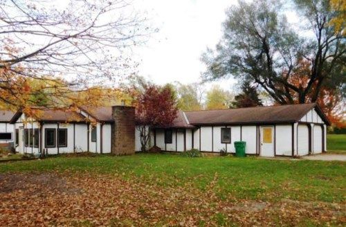 415 N Hillside Rd, East Peoria, IL 61611