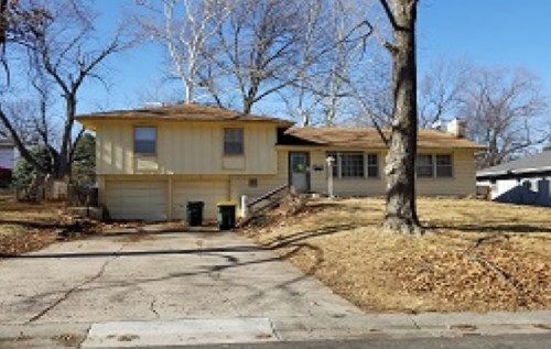 6510 Ballentine St, Shawnee, KS 66203