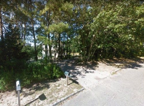 127 Highland Rd, Southampton, NY 11968
