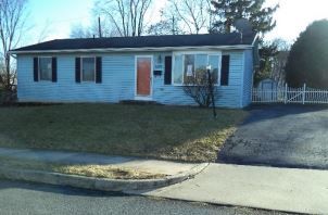 1107 Green Ln, Hagerstown, MD 21742