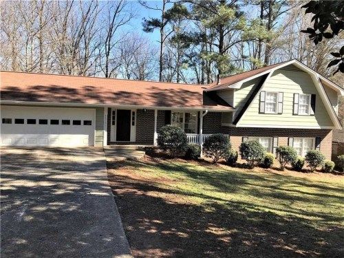 652 Ridgeview Dr, Lilburn, GA 30047