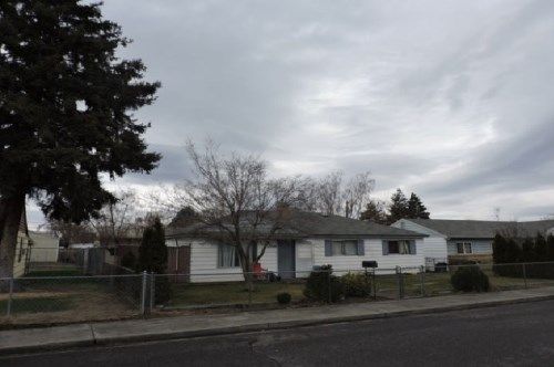 1516 N 17th Ave, Pasco, WA 99301