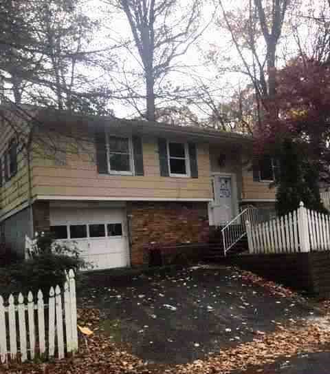 39 Hillside Rd, Sparta, NJ 07871