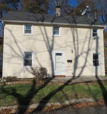 27 Harrison St, Sussex, NJ 07461