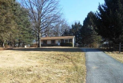 205 Surrey Ct, Westminster, MD 21157