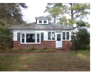 9765 Maryus Rd, Hayes, VA 23072