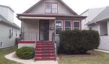 4936 W Nelson St Chicago, IL 60641