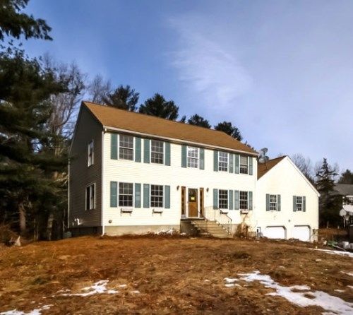 64 Pelham Rd, Hudson, NH 03051