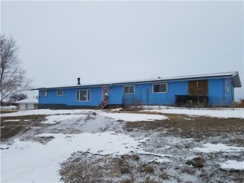 600 1st St SW, Beach, ND 58621