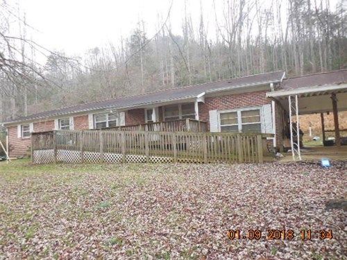 37 THRIFTWOOD DR, Sylva, NC 28779