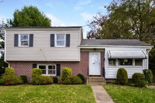 42 Dixmont Ave, Trenton, NJ 08618