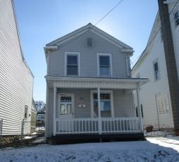 1004 Pine St W, Coal Township, PA 17866