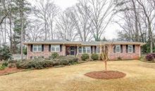 2736 Hunting Hill Ln Decatur, GA 30033