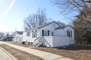 624 E Paris Ave, Peoria, IL 61603