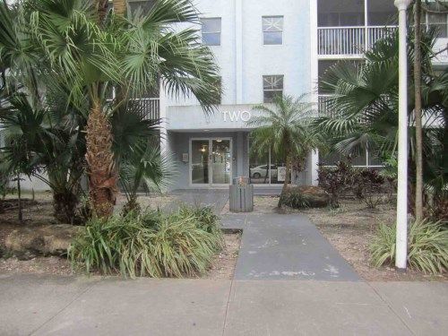 700 NW 214th St Apt 221, Miami, FL 33169