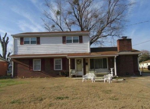 121 Jenness Ln, Newport News, VA 23602