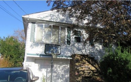 4 Cross St, North Providence, RI 02911