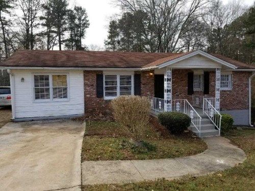 2511 Oak Circle, Ellenwood, GA 30294