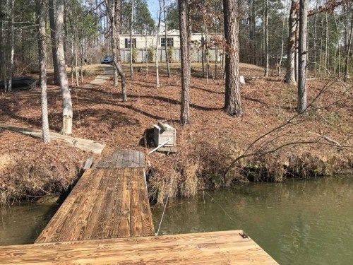 2195 Harbour Pointe Dr, Sparta, GA 31087