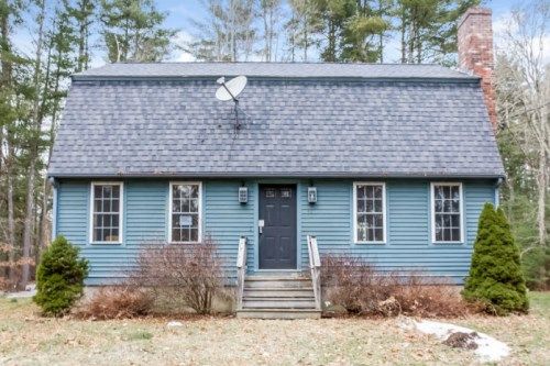 263 Cedar St, Middleboro, MA 02346