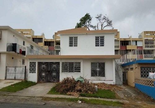 39-38 Sierra Bayamo, Bayamon, PR 00956