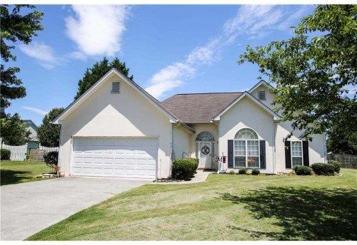 111 Summerfield Dr NE, Calhoun, GA 30701
