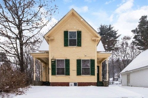 28 Woodland Ave, Laconia, NH 03246