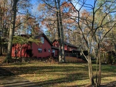 389 Woodland Ln, Dahlonega, GA 30533