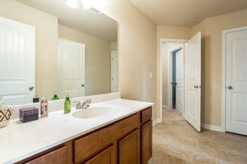 6222 Stonelake Dr SW, Atlanta, GA 30331