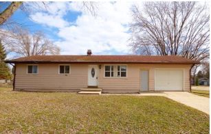 289 Apple St, Coloma, MI 49038