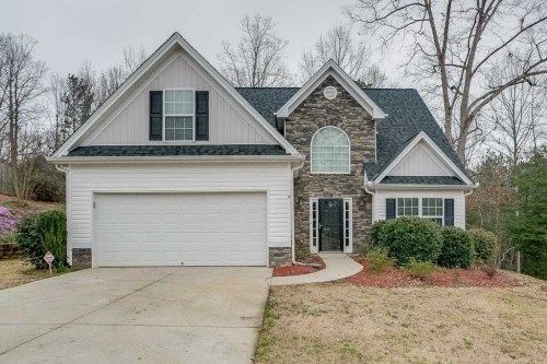 2322 Robin Dr, Loganville, GA 30052