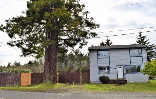 90790 Travis Ln, Coos Bay, OR 97420