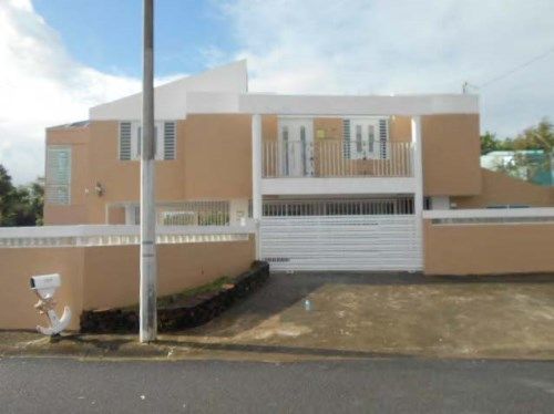 268 Versalles, Bayamon, PR 00959