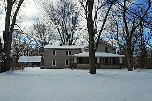 9090 Chilson Rd, Brighton, MI 48116